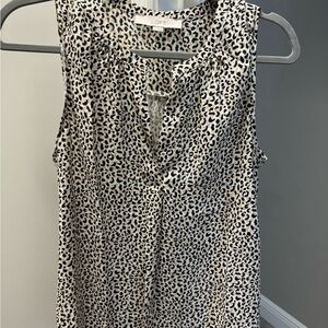Loft leopard top with button key hole